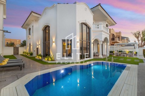 Villa in Palm Jumeirah, Dubai 5 bedrooms, 492 sq.m. № 121596