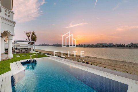 Villa in Palm Jumeirah, Dubai 5 bedrooms, 492 sq.m. № 121596 - photo 4
