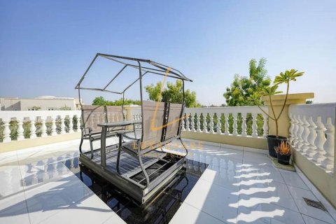 Villa in Sector E, Emirates Hills, Dubai 8 bedrooms, 1486 sq.m. № 132991 - photo 7