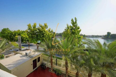 Villa in Sector E, Emirates Hills, Dubai 8 bedrooms, 1486 sq.m. № 132991 - photo 9
