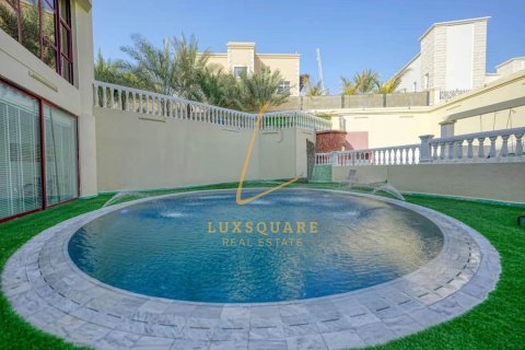 Villa in Sector E, Emirates Hills, Dubai 8 bedrooms, 1486 sq.m. № 132991 - photo 16