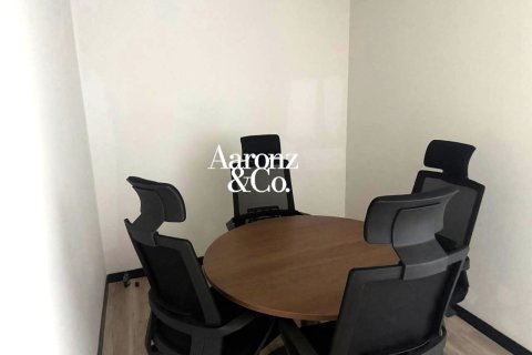 Office in Jumeirah Lake Towers, Dubai 71 sq.m. № 132983 - photo 13