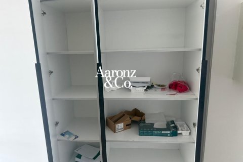 Office in Jumeirah Lake Towers, Dubai 71 sq.m. № 132983 - photo 4