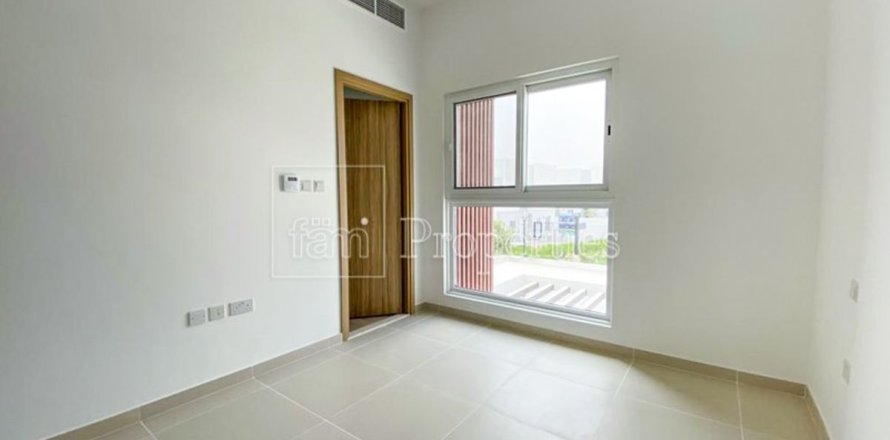 Villa en Dubai, 3 dormitorios, 167.5 m², № 69659