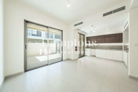Снять в аренду виллу в Dubai South (Dubai World Central), Дубай: 3 спальни, 179.93453040м², № 114929 - фото 5