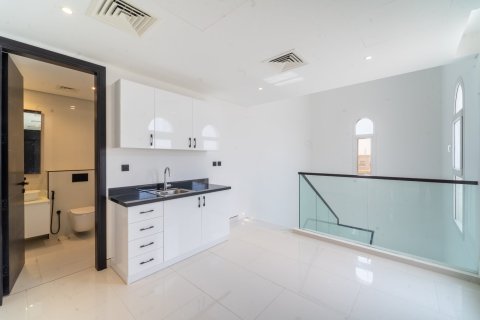 Villa en Dubai, 6 dormitorios, 882 m², № 96833 - foto 20