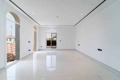 Villa en Dubai, 6 dormitorios, 882 m², № 96833 - foto 11