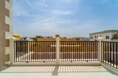 Villa en Dubai, 6 dormitorios, 882 m², № 96833 - foto 27