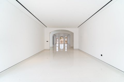 Villa en Dubai, 6 dormitorios, 882 m², № 96833 - foto 13