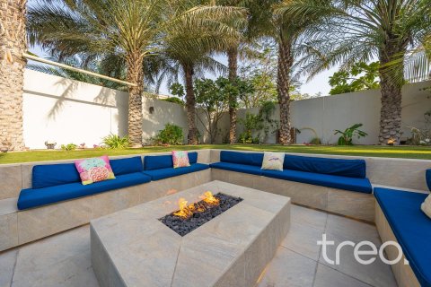 فيلا في Legacy, Jumeirah Park, دبي 5 غرف نوم , 435.62 م² رقم 139816 - صورة 2