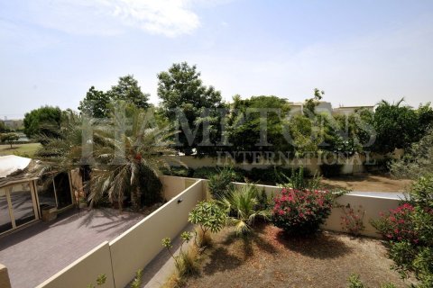 Villa in Springs 10, The Springs, Dubai 2 bedrooms, 153.84736800 sq.m. № 63387 - photo 4