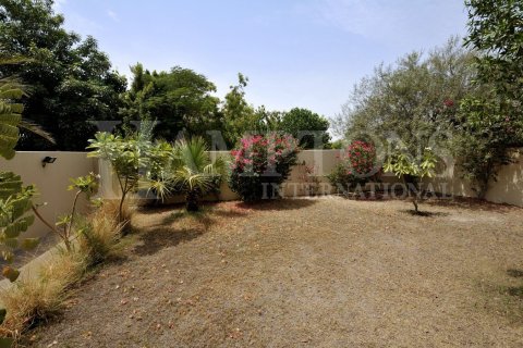 Villa in Springs 10, The Springs, Dubai 2 bedrooms, 153.84736800 sq.m. № 63387 - photo 14