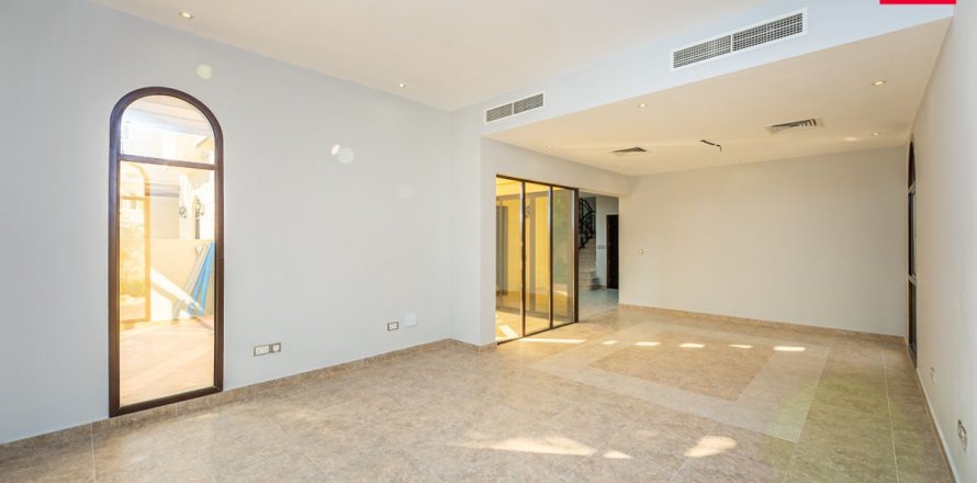 Townhouse in Dubai 4 bedrooms, 309.4 sq.m. № 90357