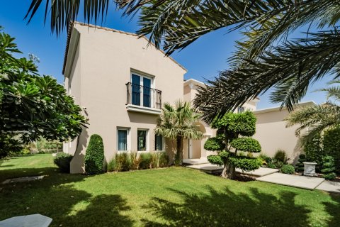 Villa in Dubai 6 bedrooms, 486 sq.m. № 139663 - photo 3