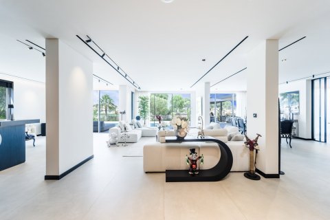 Villa in Dubai 6 bedrooms, 486 sq.m. № 139663 - photo 5