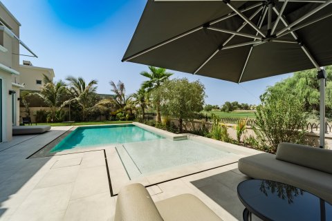 Villa in Dubai 6 bedrooms, 486 sq.m. № 139663