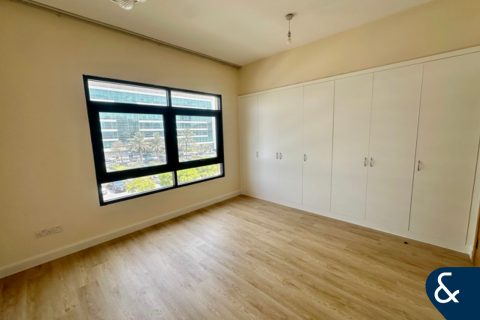 Apartment in The Views 1, The Views, Dubai 3 bedrooms, 155 sq.m. № 76797 - photo 2