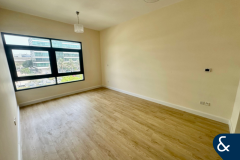 Apartment in The Views 1, The Views, Dubai 3 bedrooms, 155 sq.m. № 76797 - photo 16