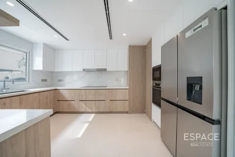 Villa in Meadows, Dubai 5 bedrooms, 320 sq.m. № 122940 - photo 6