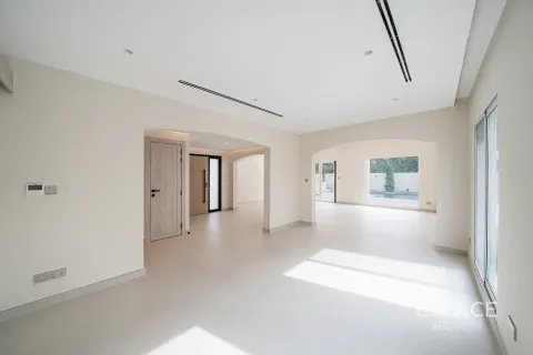 Villa in Meadows, Dubai 5 bedrooms, 320 sq.m. № 122940 - photo 3