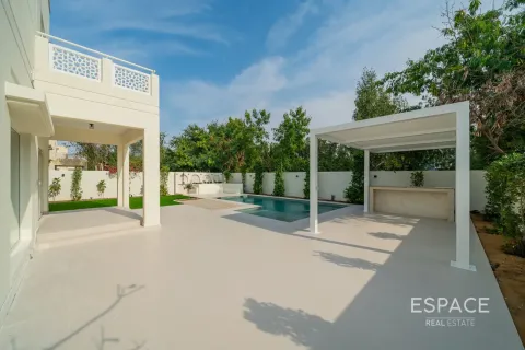 Villa in Meadows, Dubai 5 bedrooms, 320 sq.m. № 122940 - photo 20