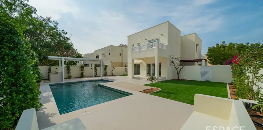 Villa in Meadows, Dubai 5 bedrooms, 320 sq.m. № 122940