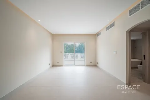Villa in Meadows, Dubai 5 bedrooms, 320 sq.m. № 122940 - photo 11
