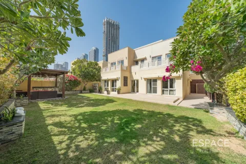 Villa in Meadows, Dubai 5 bedrooms, 354 sq.m. № 122941