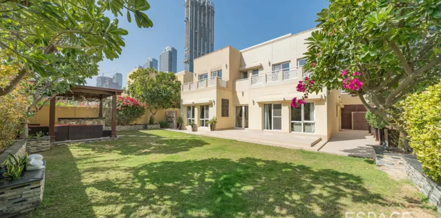 Вилла в Meadows, Дубай, 5 спален, 354м², № 122941