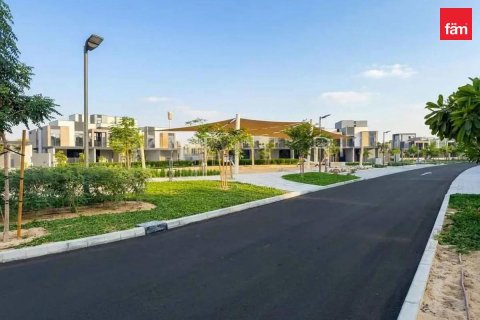 Townhouse in Dubai 3 bedrooms, 168.1 sq.m. № 124388 - photo 10