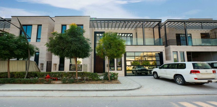 Villa en Dubai, 5 dormitorios, 690.4 m², № 85903