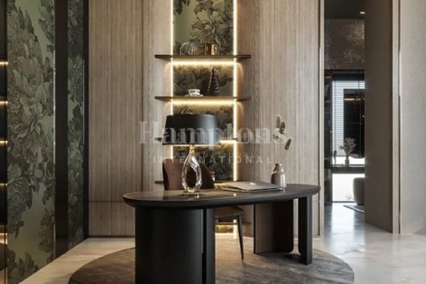 Villa in Jumeirah Park Homes, Jumeirah Park, Dubai 5 bedrooms, 449.18600500 sq.m. № 63309 - photo 1