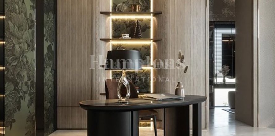 Villa in Jumeirah Park Homes, Jumeirah Park, Dubai 5 bedrooms, 449.186 sq.m. № 63309