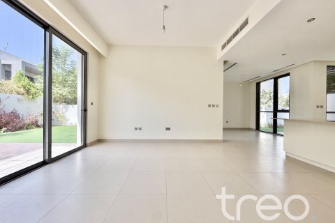 Снять в аренду виллу в Дубай Хилс Эстейт, Дубай: 3 спальни, 288.19м², № 119745 - фото 9