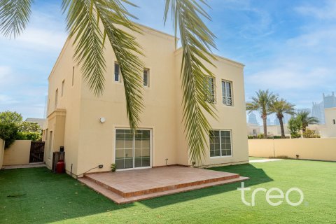 Villa in Meadows 1, Meadows, Dubai 4 bedrooms, 313.55 sq.m. № 119744 - photo 2