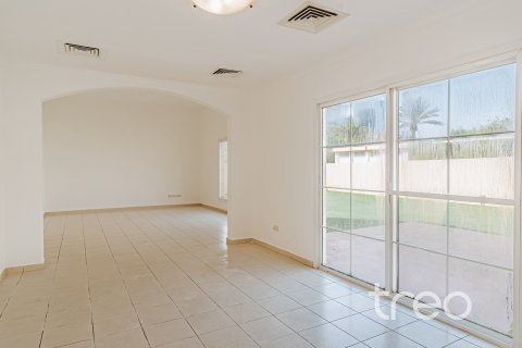Villa in Meadows 1, Meadows, Dubai 4 bedrooms, 313.55 sq.m. № 119744 - photo 3
