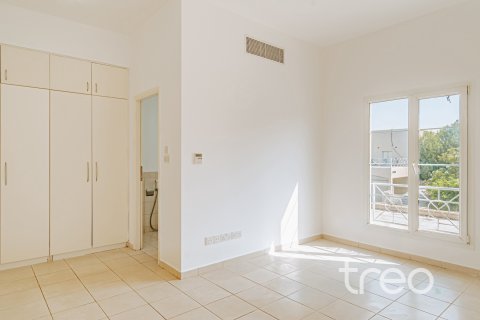 Villa in Meadows 1, Meadows, Dubai 4 bedrooms, 313.55 sq.m. № 119744 - photo 15