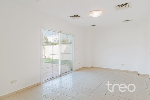 Villa in Meadows 1, Meadows, Dubai 4 bedrooms, 313.55 sq.m. № 119744 - photo 8