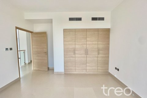 Снять в аренду виллу в Дубай Хилс Эстейт, Дубай: 3 спальни, 288.19м², № 119746 - фото 15