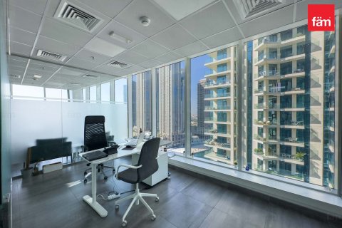 Oficina en Business Bay, Dubai, 130.4 m², № 77812 - foto 2