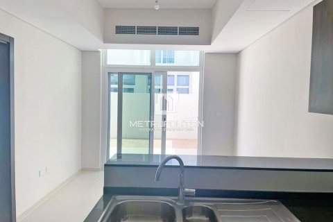 Купить таунхаус в DAMAC Hills (Akoya by DAMAC), Дубай: 4 спальни, 167м², № 72978 - фото 5