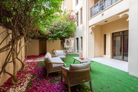 Apartment in Old Town, Dubai 2 bedrooms, 174 sq.m. № 74010 - photo 3