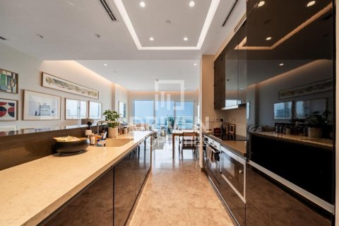 Apartment in Jumeirah Beach Residence, Dubai 2 bedrooms, 178.93 sq.m. № 129146 - photo 19