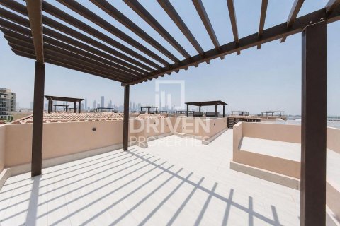 Villa in Jumeirah, Dubai 4 bedrooms, 397.63 sq.m. № 129145 - photo 28