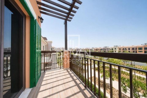 Villa in Jumeirah, Dubai 4 bedrooms, 397.63 sq.m. № 129145 - photo 2