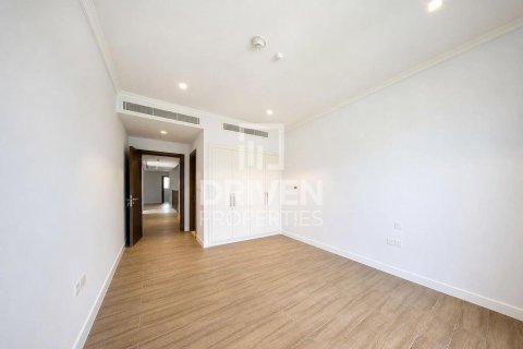 Villa in Jumeirah, Dubai 4 bedrooms, 397.63 sq.m. № 129145 - photo 10