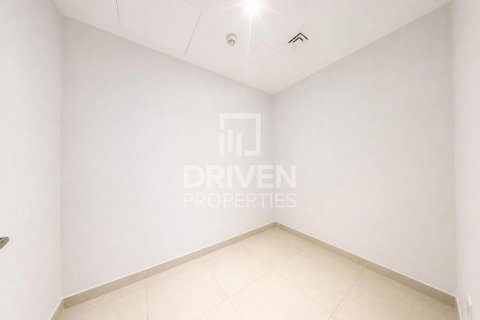 Villa in Jumeirah, Dubai 4 bedrooms, 397.63 sq.m. № 129145 - photo 19