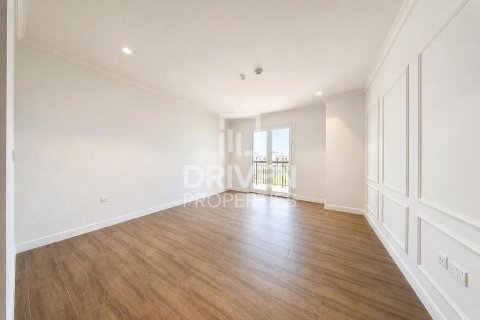 Villa in Jumeirah, Dubai 4 bedrooms, 397.63 sq.m. № 129145 - photo 20
