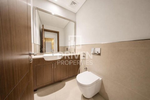 Villa in Jumeirah, Dubai 4 bedrooms, 397.63 sq.m. № 129145 - photo 23