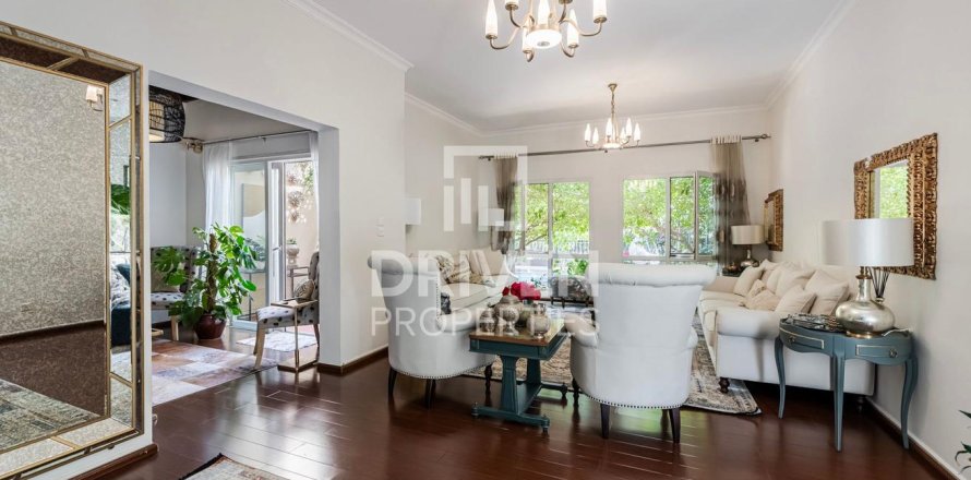 Вилла в Meadows, Дубай, 4 спальни, 559м², № 20851